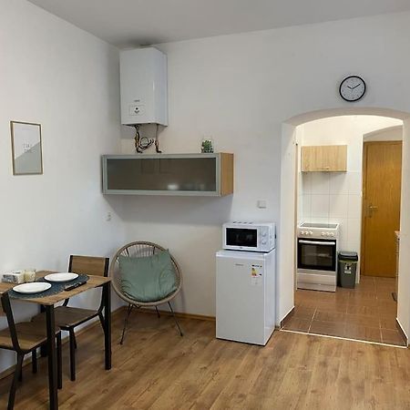 Cozy 1 Bedroom Studio In The Center Of Pilsen Экстерьер фото